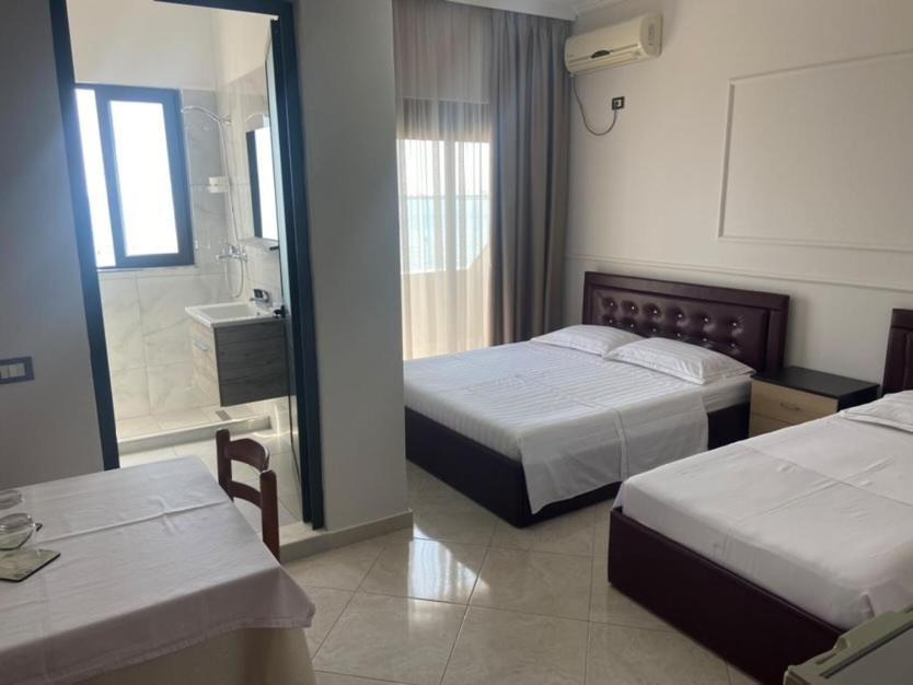 דורס Hotel Tirona מראה חיצוני תמונה