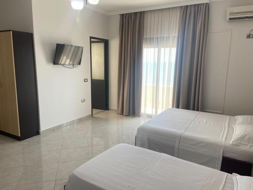 דורס Hotel Tirona מראה חיצוני תמונה