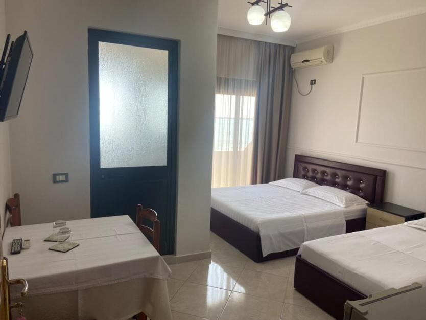 דורס Hotel Tirona מראה חיצוני תמונה