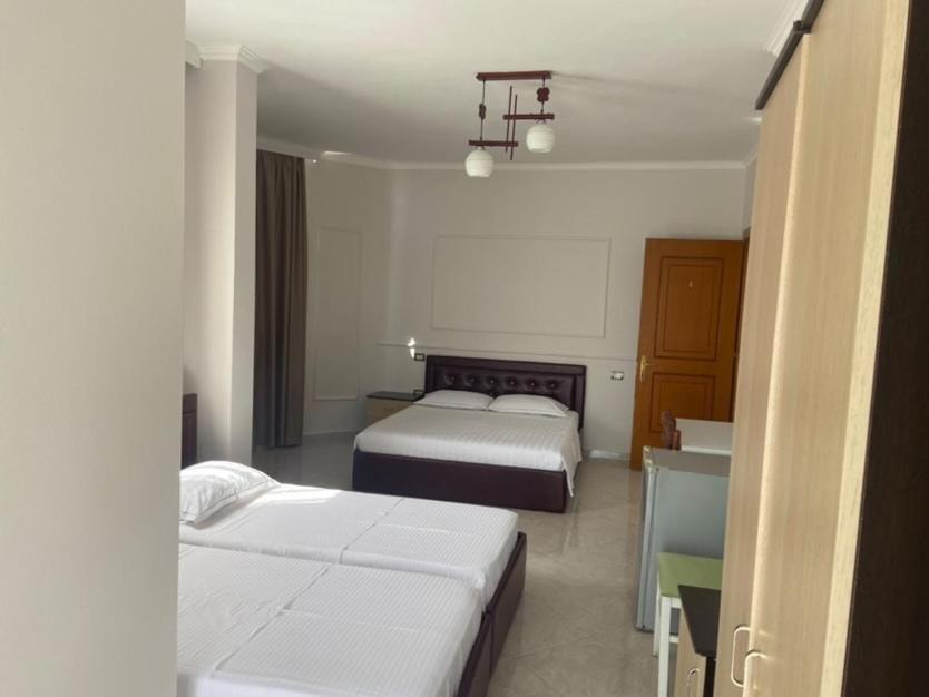 דורס Hotel Tirona מראה חיצוני תמונה