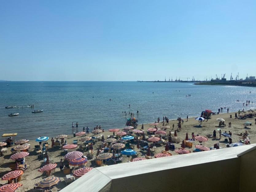 דורס Hotel Tirona מראה חיצוני תמונה