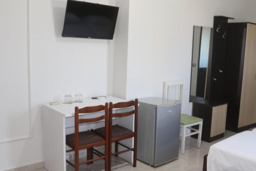 דורס Hotel Tirona מראה חיצוני תמונה