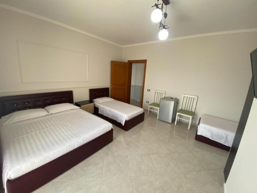 דורס Hotel Tirona מראה חיצוני תמונה