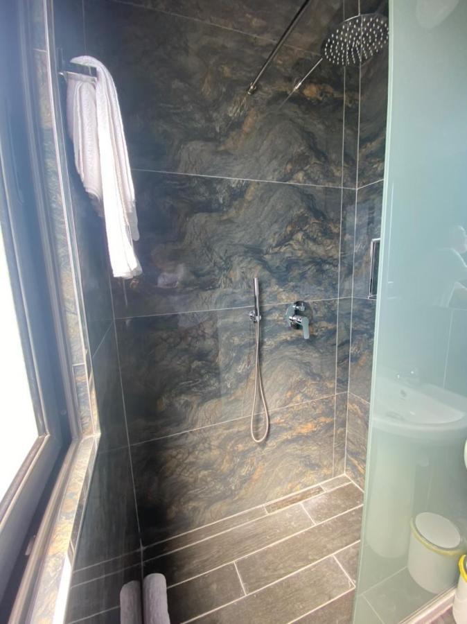 דורס Hotel Tirona מראה חיצוני תמונה