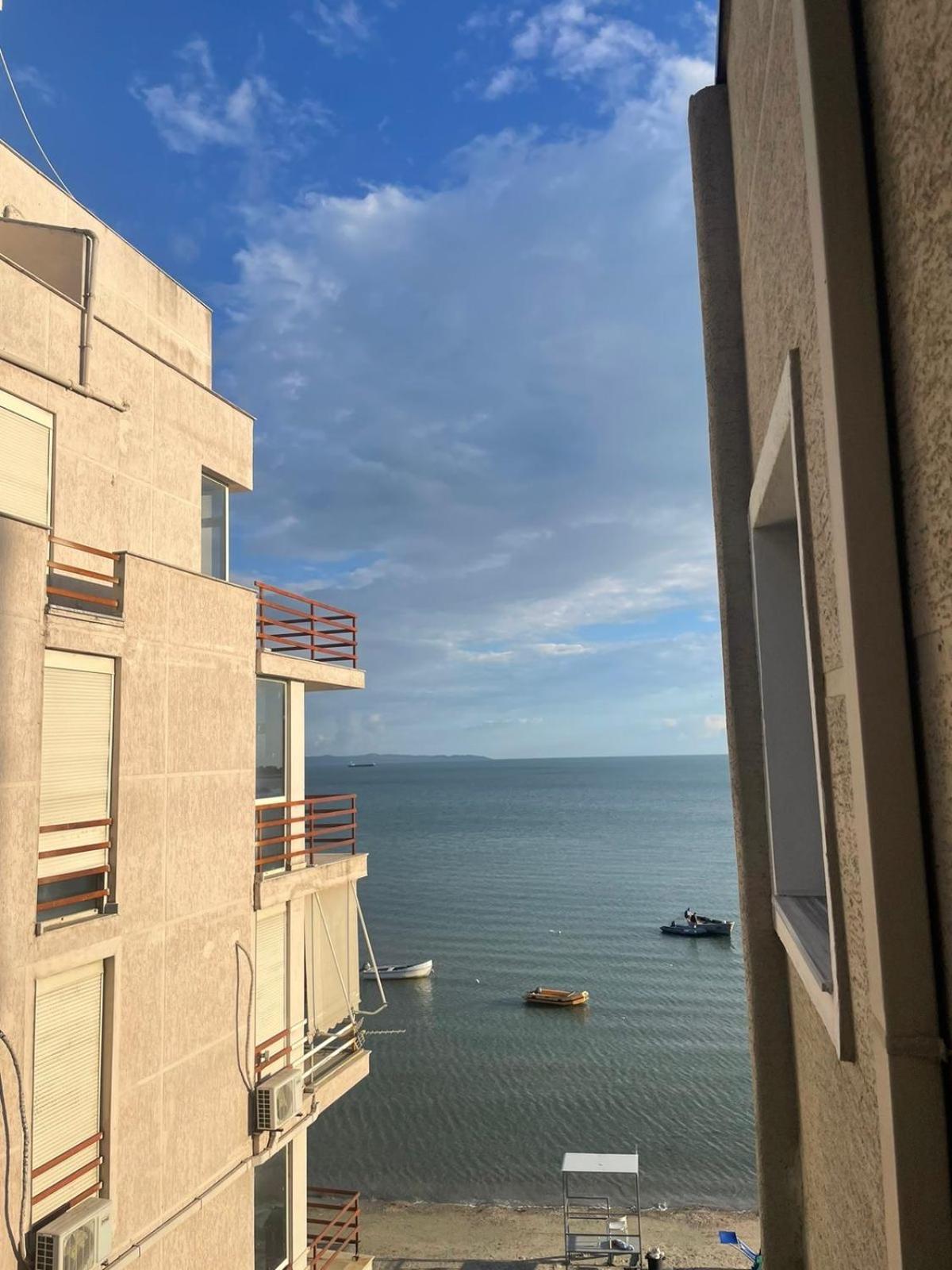 דורס Hotel Tirona מראה חיצוני תמונה