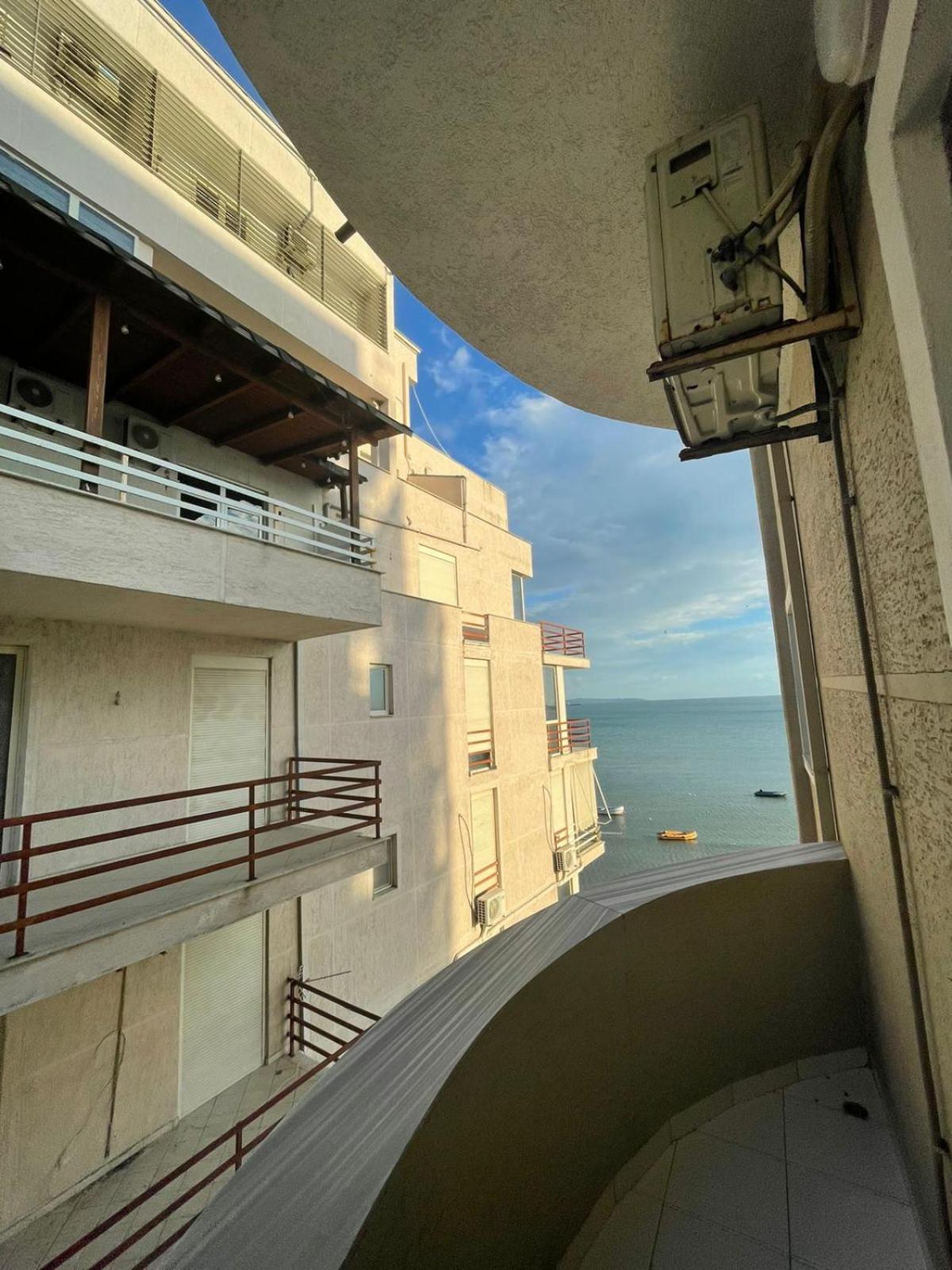 דורס Hotel Tirona מראה חיצוני תמונה