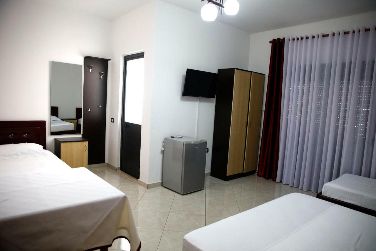 דורס Hotel Tirona מראה חיצוני תמונה