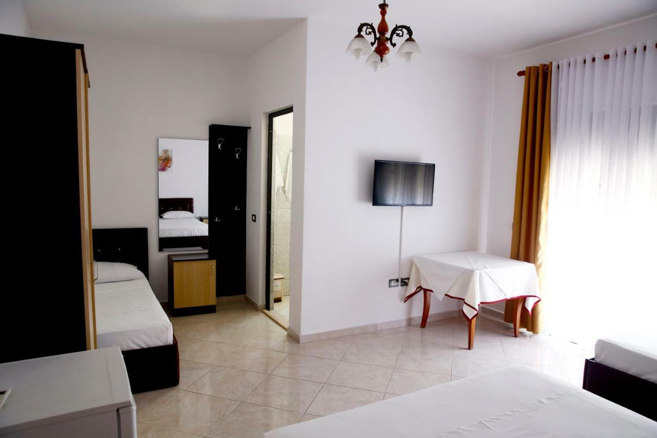 דורס Hotel Tirona מראה חיצוני תמונה